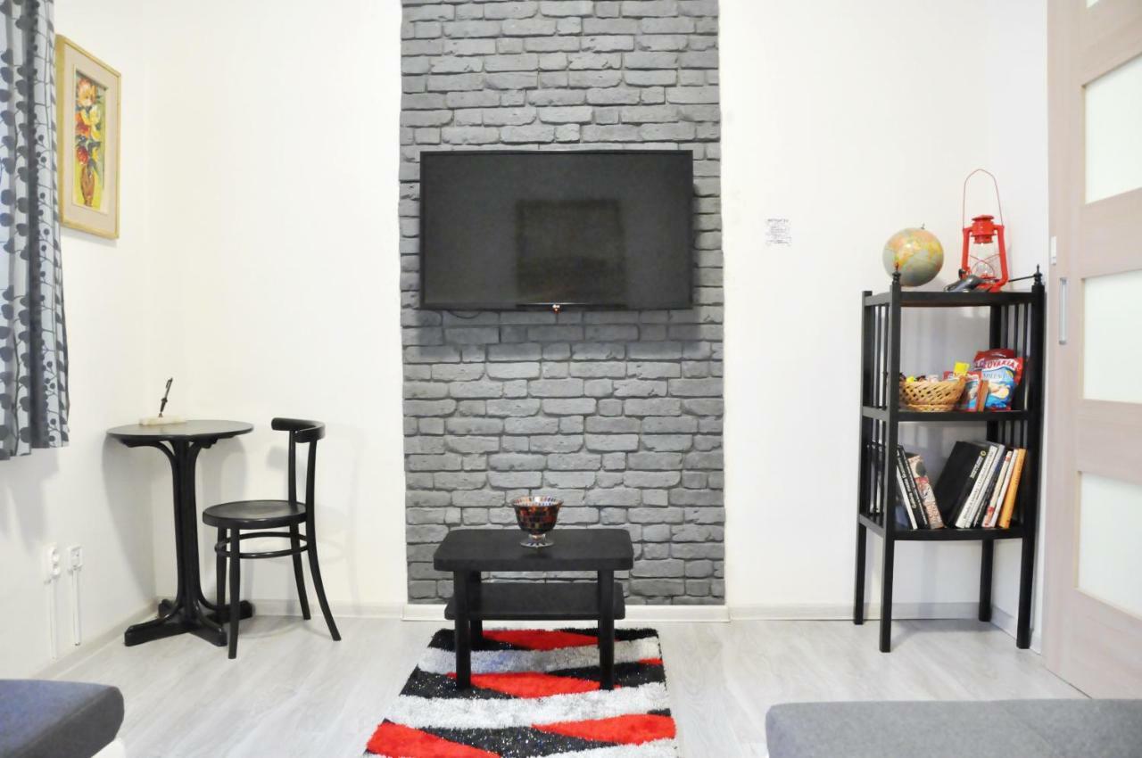 Modern & Historic Apartment Bratislava Luaran gambar