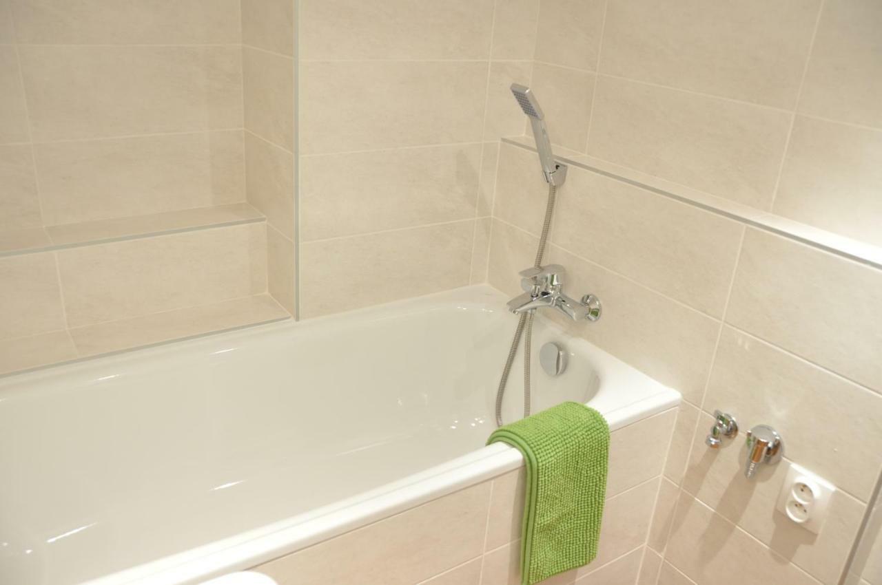 Modern & Historic Apartment Bratislava Luaran gambar