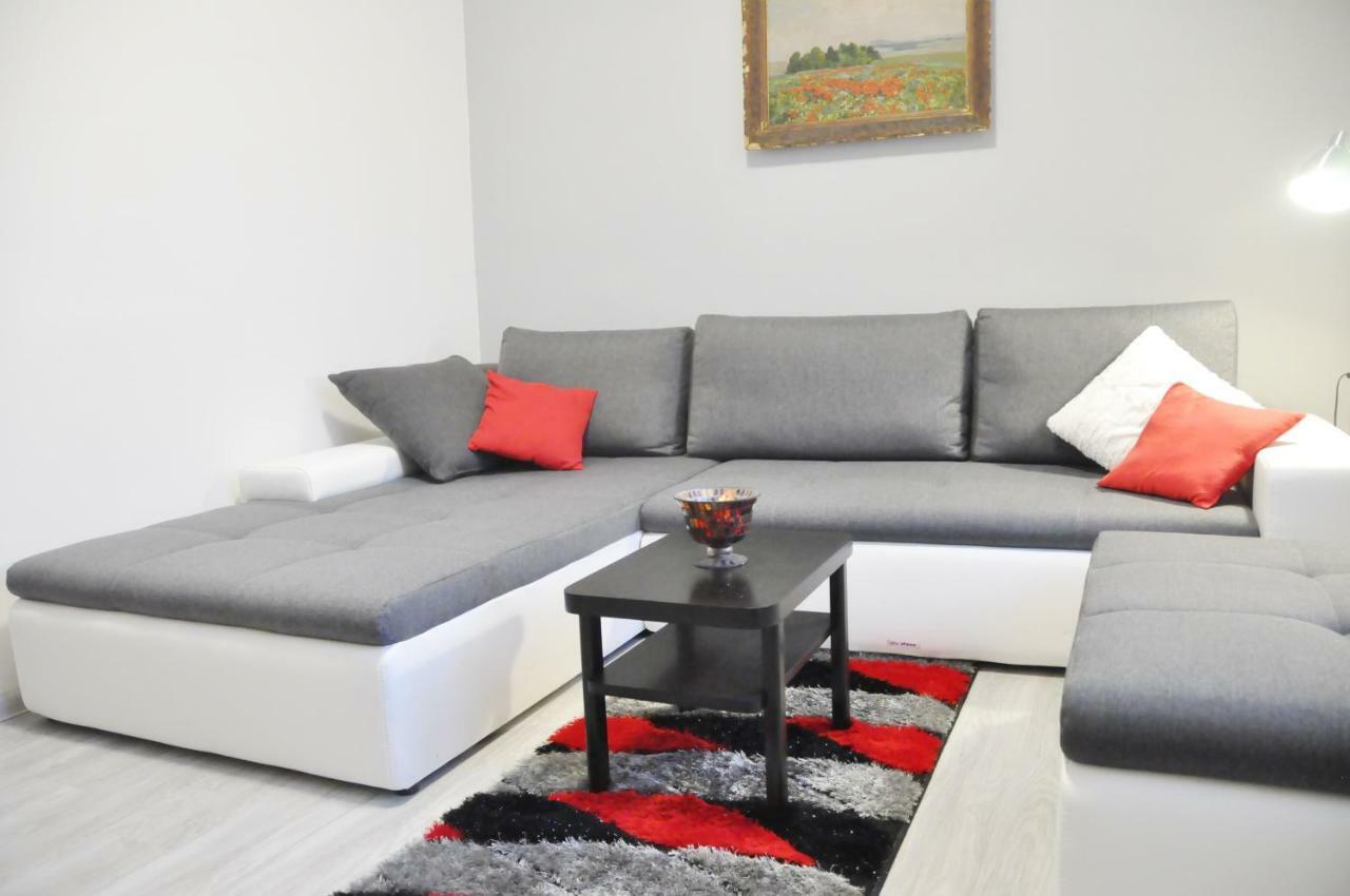 Modern & Historic Apartment Bratislava Luaran gambar