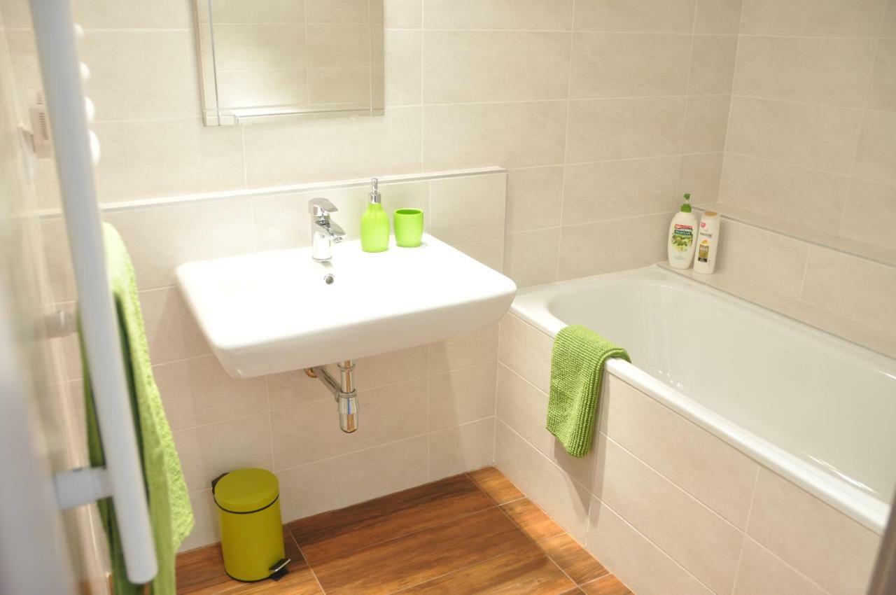 Modern & Historic Apartment Bratislava Luaran gambar